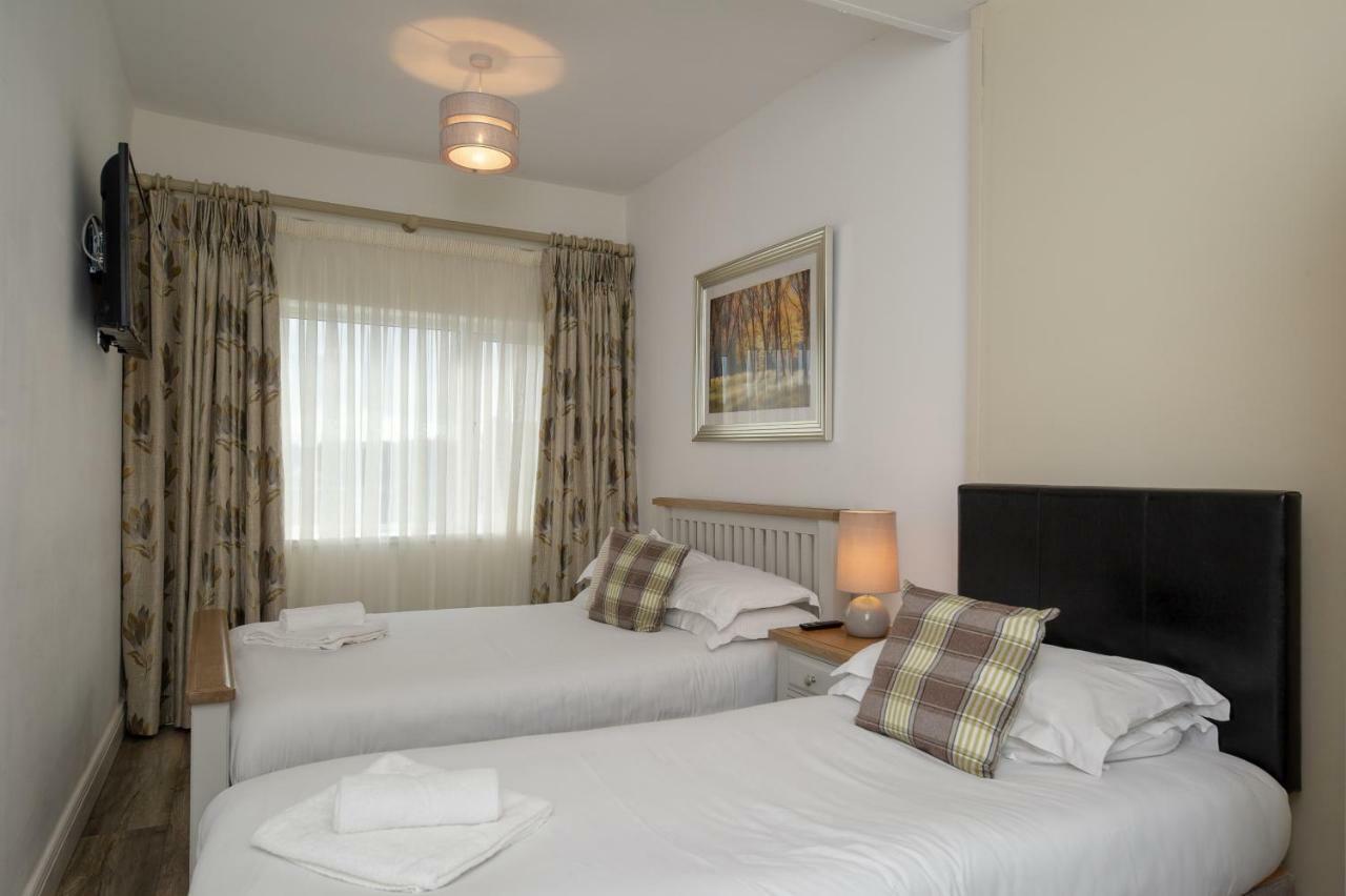The Square Townhouse Fermoy Hotell Eksteriør bilde